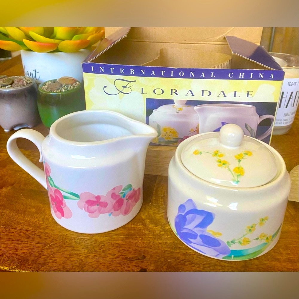 International China Floradale Cream and Sugarbowl set